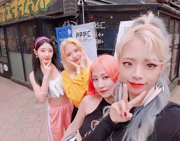 RoseFinger_twt's tweet photo. 181003 🌹M/V Shooting Day🌹 https://t.co/YItCsjjjQE