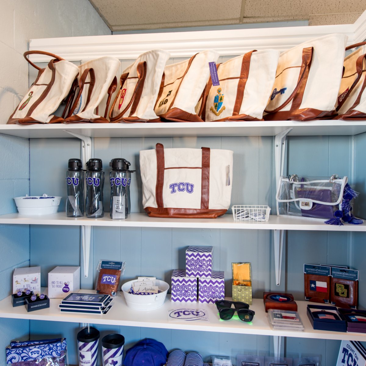 Show your horned frog pride.