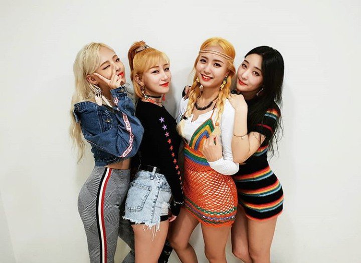 RoseFinger_twt's tweet photo. 🌹We are Ro-fing!🌹 https://t.co/ifjTyd65pN