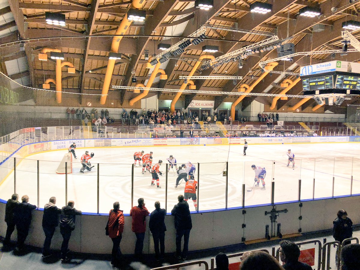 ShorthandedNews's tweet photo. Sandbach-Saison eröffnet. #Ratingen #IceAliens #Hamm https://t.co/LIQZ3AwzyE