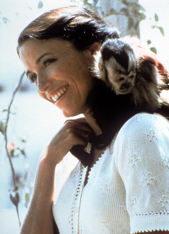 Just a message to remind everybody that Karen Allen\s an angel among mortals.  Happy Birthday Ms. Ravenwood! 