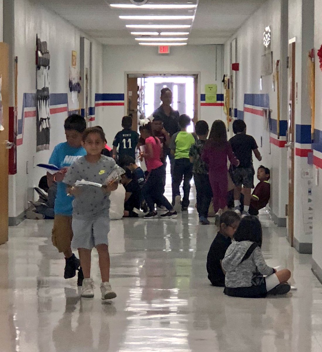 adecantu7's tweet image. 📕 2nd grade taking the learning to the hallway. #MathGalleryWalk #MissionPossible #WeAreClint