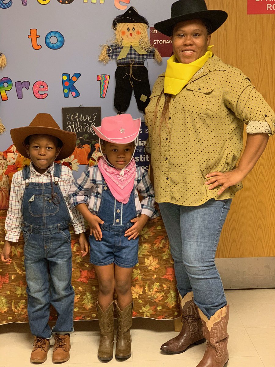 shisom_isom's tweet photo. Pre K Week Finale! @aps_OEL @ccespanthers @samb_dennis @DrShanaWeldon @APSCCESMediaCen https://t.co/vkBxVZOpi8
