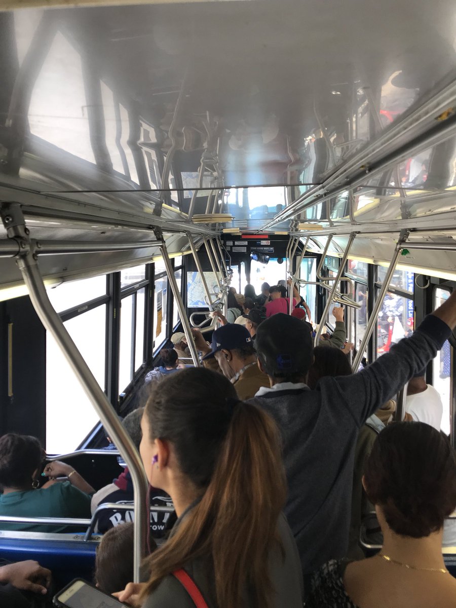 PlatanoGuy's tweet photo. Why is the bus THIS crowded at 1:30pm smh #mtaprobs #Bx36 https://t.co/MA4MuRdKVP