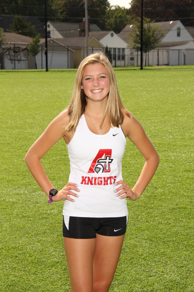 AssumptionHS's tweet photo. 🏃‍♀️💨Congrats to junior Taylor Quick (@tquick22) for winning the 2018 Jim Hetrick Invitational in DeWitt! ⌚️Taylor had the winning time of 20:25.7 and helped the Knights to a 2nd place finish! https://t.co/leCpKt9Sd0