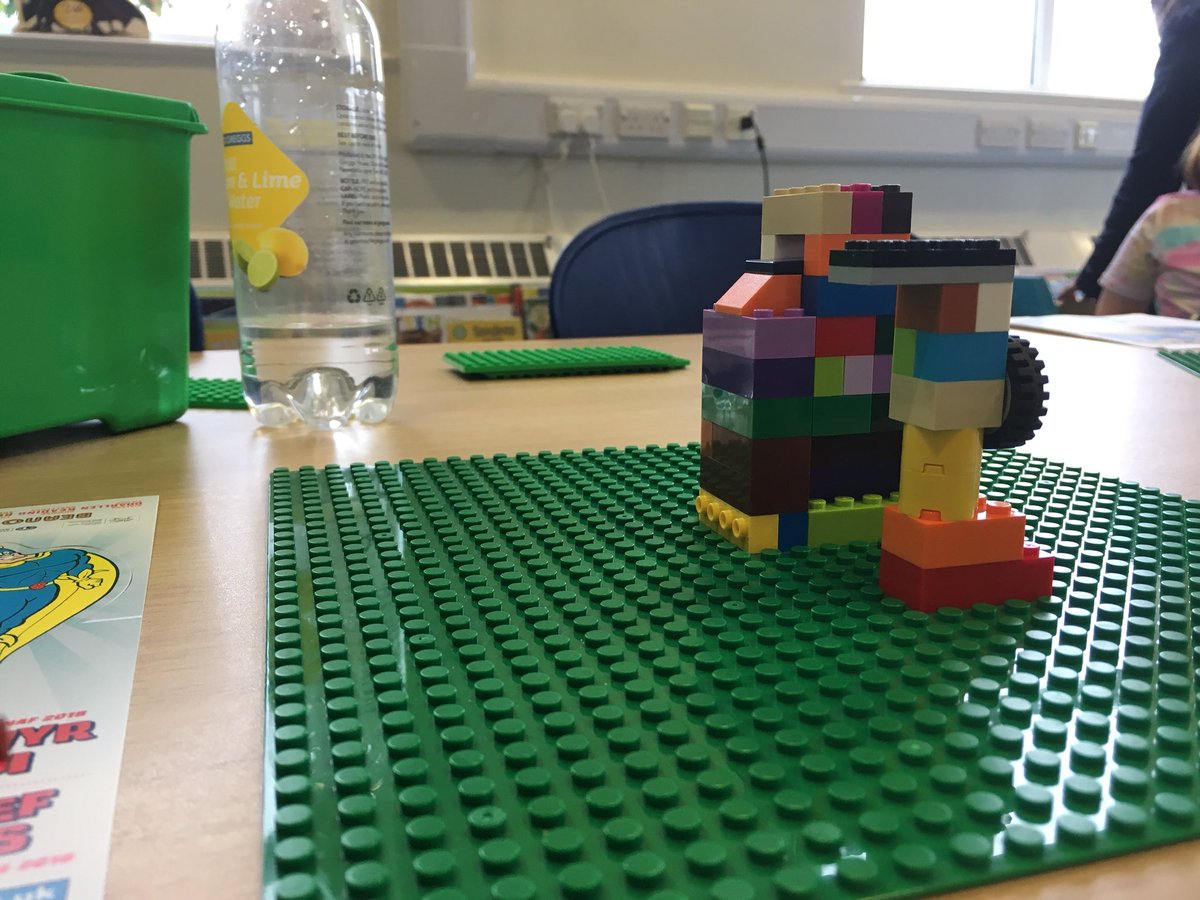 Rowly82's tweet image. Lots of fun @BlackwoodLib during an alien themed Lego club #legorules