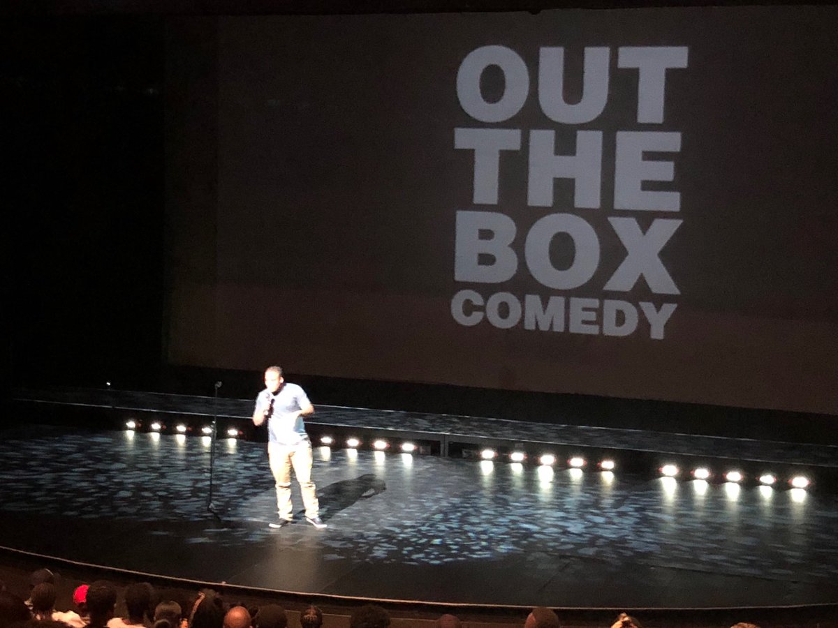 TaffiaKeight's tweet photo. The crowd is loving @EmilioTobias_ @UJArtsCentre #SAComedy #UJComedy what a beautiful audience 👏🏽👏🏽👏🏽 https://t.co/JKZm292aWi