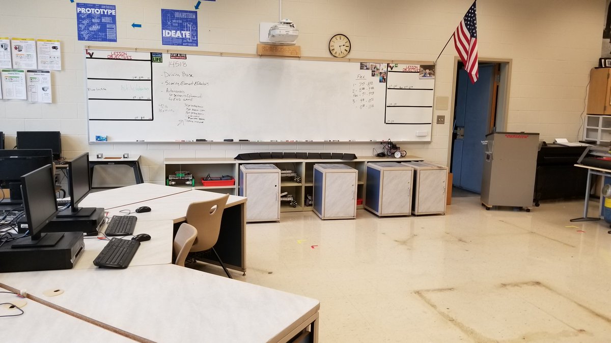 JoeSlifka's tweet photo. Big changes coming to Room 929 on Monday. The @RoboVikes are taking #FTC by storm! #ROVERRUKUS #omgrobots #fieldsetup #beforeandafter #before https://t.co/DE3PonzYYj
