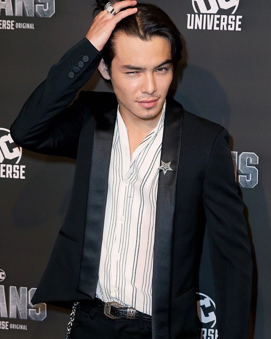 Donnakpotter's tweet photo. Why he is so cute in black suits ♥♥♥
#ryankpotter #beastboycosplay #beastboy #runningforgrace #titan #bh6 #hirohamada #supahninjas #baymaxreturns #NYCC18 https://t.co/UA17VGfhoL