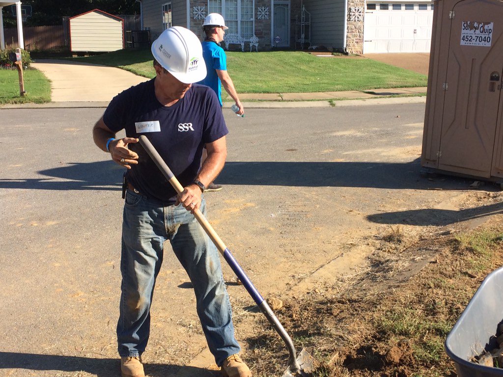 ntaylor_nick's tweet photo. SSR Memphis office making a difference today at the Habitat for Humanity fall build. https://t.co/oJc5M6iy4F