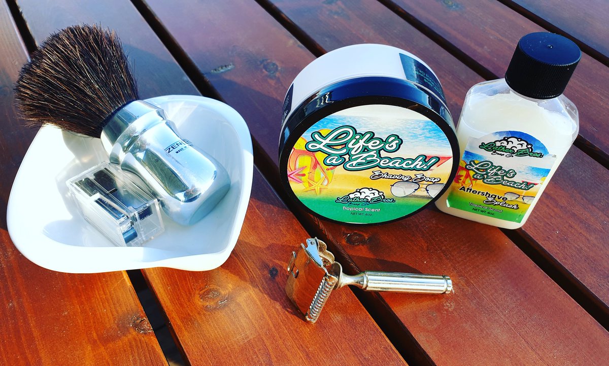 shave7razor's tweet photo. #SOTD #faceshave #vintage #singleedge #singleedgerazor #se #razor #personna #blades
#latherbrossoaps #zenith #horsehair #prohibitionStyle #bowl #wetshave #wetshavers #shaveoftheday #wetshaving #shaving #shave #weekend #friday #Norway #shave7razor @shave7razor @Allwetshavers https://t.co/f6MYVJEa2c