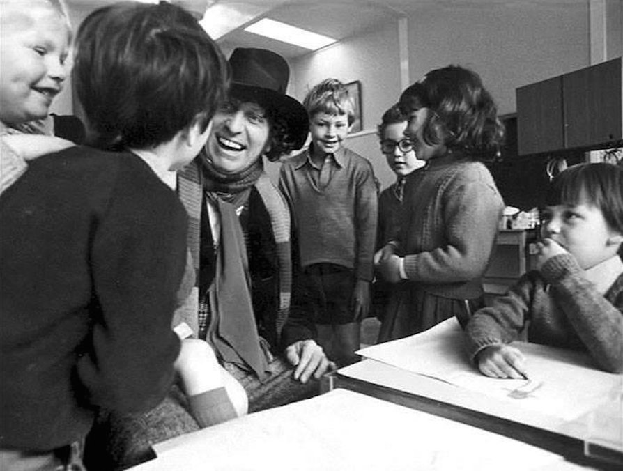 partridgetardis's tweet photo. Mr Tom Baker, ladies and gentlemen. โค๏ธโค๏ธ
@WhovianLeap #TimeKids https://t.co/FUEdtSGlqI