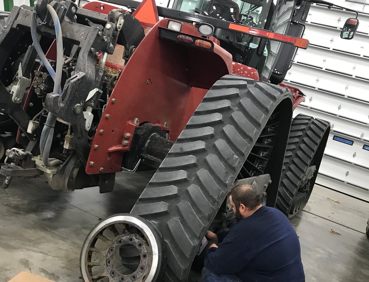 BurroughsFarms's tweet photo. With a rain event upon us it is time to breathe, fix and get caught up on non-field work 

#awelcomeday
#rainevent
#harvest18 https://t.co/yarFNrPr0H