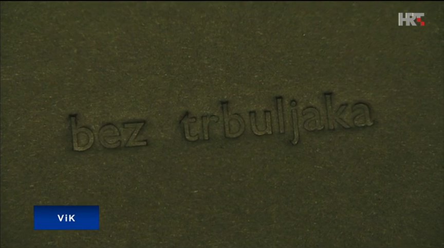 HRTkultura's tweet photo. 3⃣0⃣ godina rada na #ADU #Zagreb profesor, likovni umjetnik, redatelj i filmski snimatelj Goran #Trbuljak nije ukoričio, već uokvirio -  i to u čast svojim profesorima #Tanhofer #Babaja - priča @hrtvijesti iz kulture ▶️ https://t.co/5vlOvWd3Vm https://t.co/hjSqoWdGJK