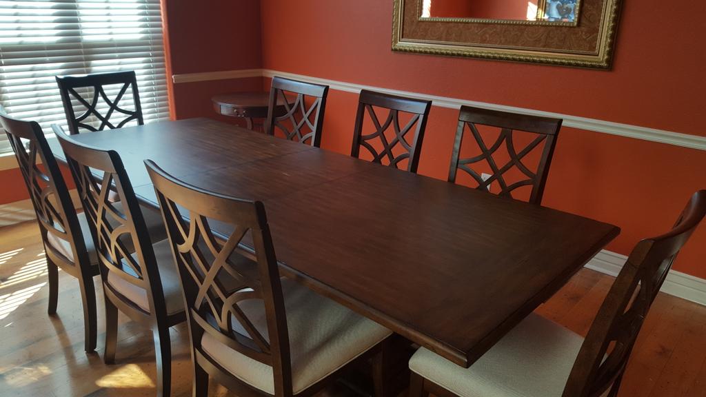 Bombmishell's tweet photo. Love my new table @trishayearwood https://t.co/8dRdRQ3Z8H