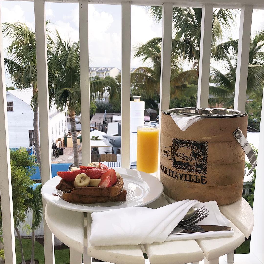Balcony breakfasts are the best kind of breakfasts. #mrvkeywest 📷: brinna78