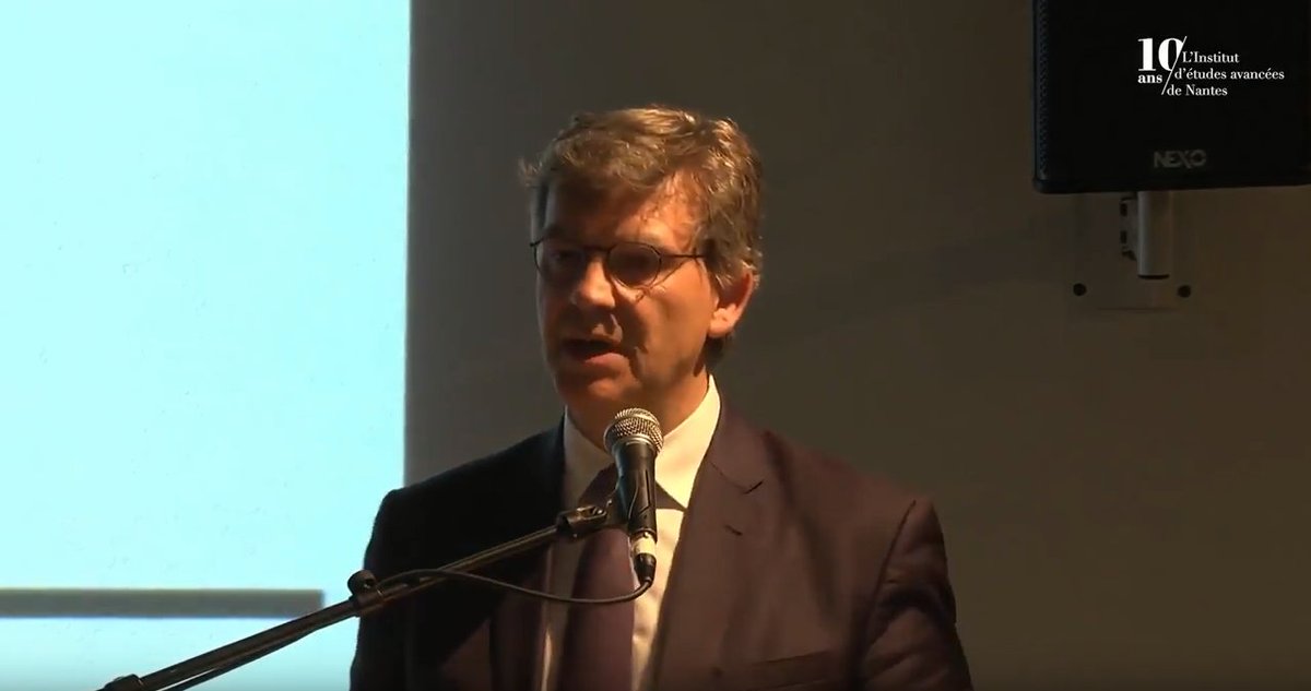 IEAdeNantes's tweet photo. Besoin de voir le monde autrement à l'approche du weekend ? Revoyez sans attendre la conférence "actualité de la démondialisation", que @montebourg a tenu mardi dernier à @lelieuunique à @nantesfr ! 
> https://t.co/LidOUOyMDx <
#MadeinFrance #Nantes #geopolitique #mondialisation https://t.co/5Hjwyn5N3M