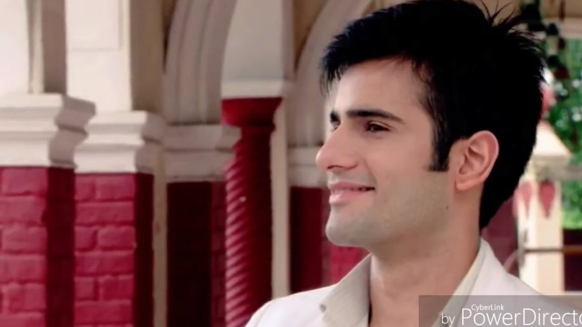 kryanitemaheen's tweet image. That smile on his face when he saw her for the first time 😍

These scene is just magical 😭

#7YearsOfVirikaMagic