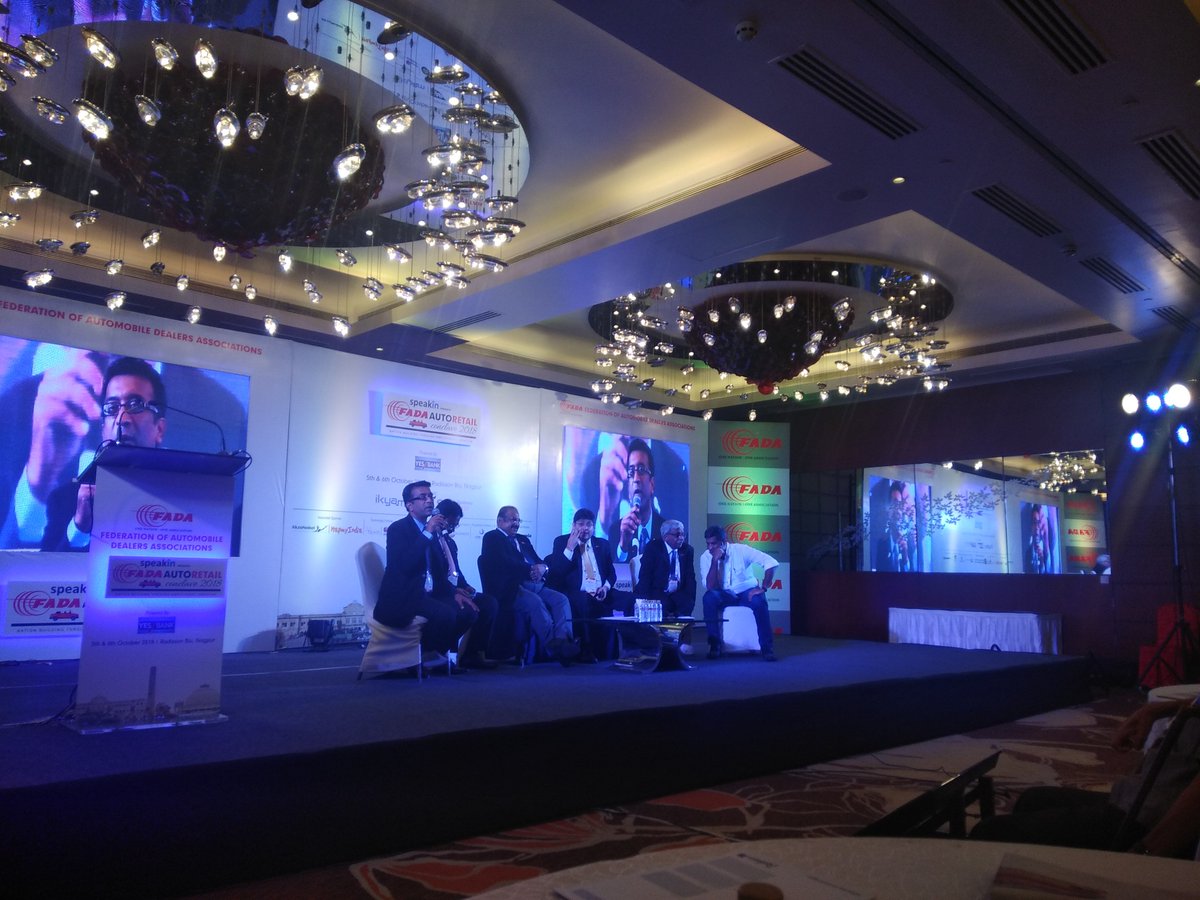 FADA_India's tweet photo. Vote of thanks by Shri Manishraj Singhania, Honorary Secretary, F A D A.
#EndofTownhallSession
#AutoRetailConclave2018
#OneNationOneAssociation
@John_K_Paul
@vinkesh01
@nikunjsanghi
@ashishkale9
@manish_raj74 https://t.co/04Sqq8qkpI