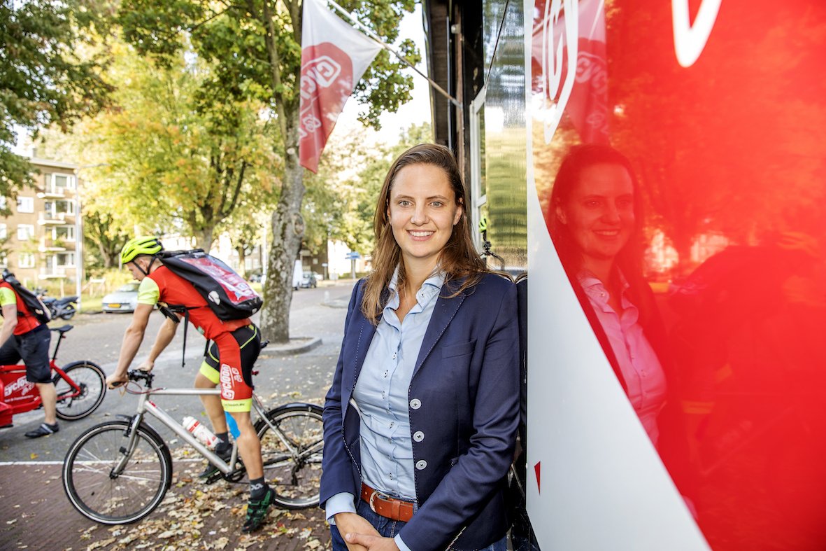 Directeur Marieke Snoek van onze participatie Cycloon Post &amp; Fietskoeriers in het FD. fd.nl/ondernemen/127…