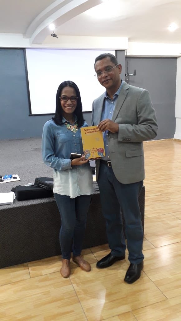 BelarminioR's tweet photo. Formando Liderazgo Femenino en el Distrito Nacional para una democracia más equitativa. Presidente Danilo Medina.
Hoy 5
#Canal4RD 
#clubdeliderazgord 
#GonzaloCastillo
#AlejandroMontas
#BelarminioRamirez #Opinion #deporte #Z101 #BuenViernes #FelizViernes #EnfoqueMatinal https://t.co/gzRmmcRDEP
