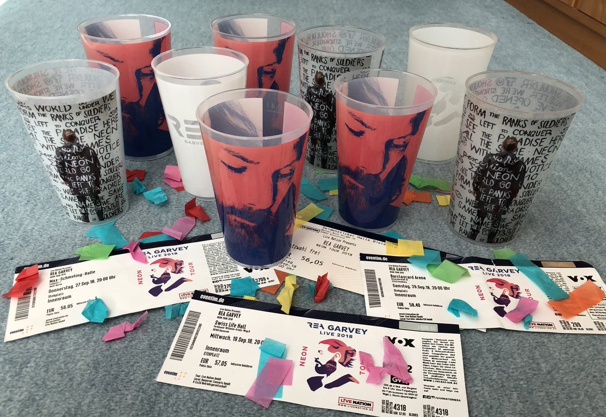 dREAmy_04's tweet photo. Das war sie ➡️ die #Neontour2018 🎤🎉🎶
Ich hab getanzt, ich hab gesungen, ich hab gelacht, ich hab geschwitzt, ich hab in der Musik, dem Gesang &amp; der Menge gebadet
Kurzum ➡️ ich hab die Lebensfreude überall in mir &amp; um mich herum gespürt!💓👯‍♀️😊
Vielen 1000Dank @ReaGarvey 
❤️🙏🏼😍 https://t.co/BZe2unobXk