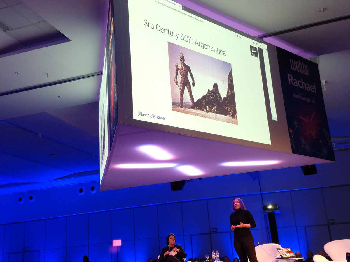 liviagabos's tweet image. Apresentação da @LeonieWatson sobre Eu, humano na #webbr2018 #webbr.