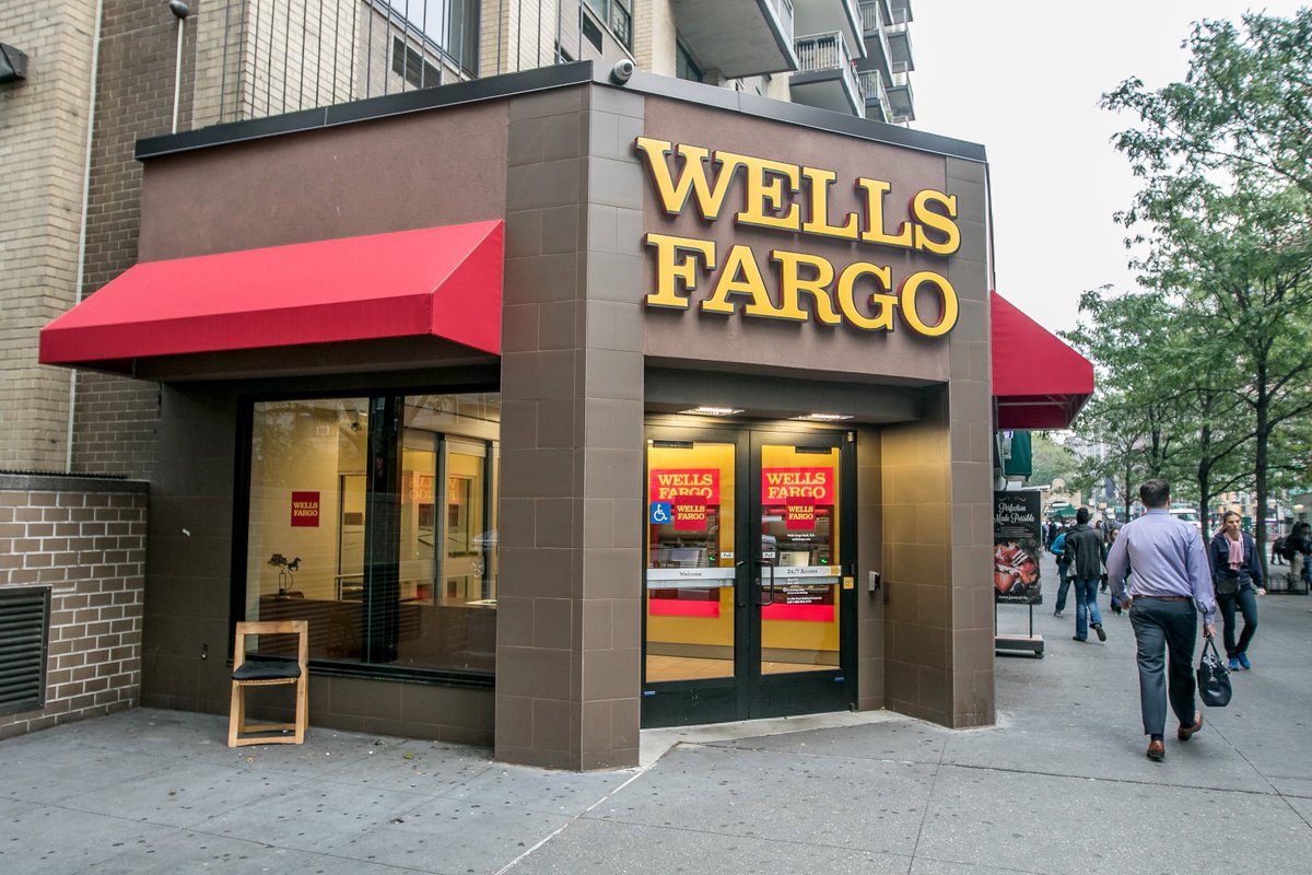 In a new @bloomberg article, @polly & @hannahlevitt look at how #WellsFargo ($WFC) is escalating its financial support of the #GunIndustry, undaunted by criticism of its deep ties to firearm companies and the #NRA. bnnbloomberg.ca/unswayed-by-nu… @DontStandIdlyBy @MetroIAF