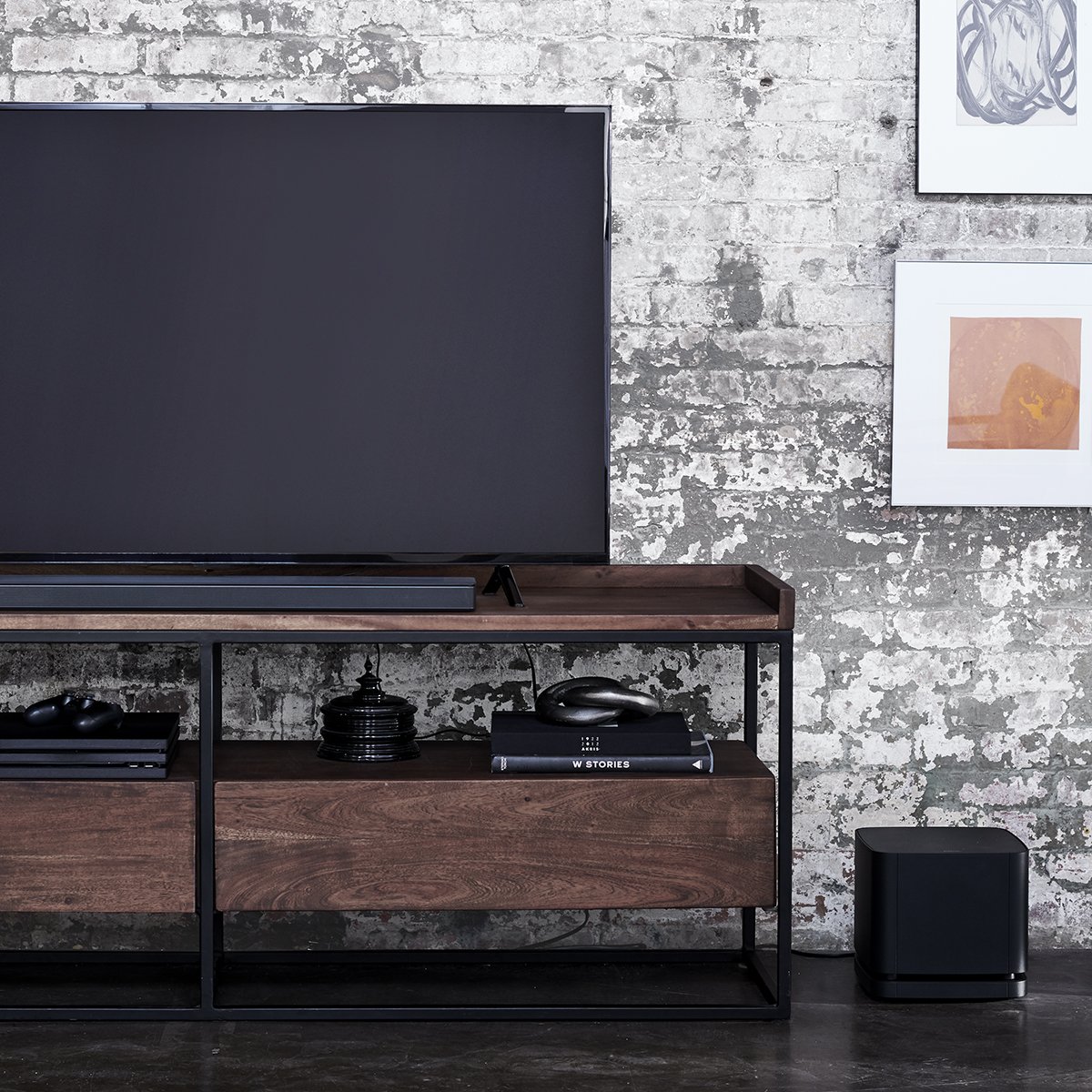 BoseDE's tweet photo. Hervorragender Klang mit integrierter @Amazon Alexa. Einführung der NEUEN Bose Soundbar 700 und Bose SoundBar 500. Besuche deinen nächsten #BoseStore für eine Vorführung. #BoseSmart https://t.co/lhjOwZpdP8 https://t.co/iNiCXlXN5g