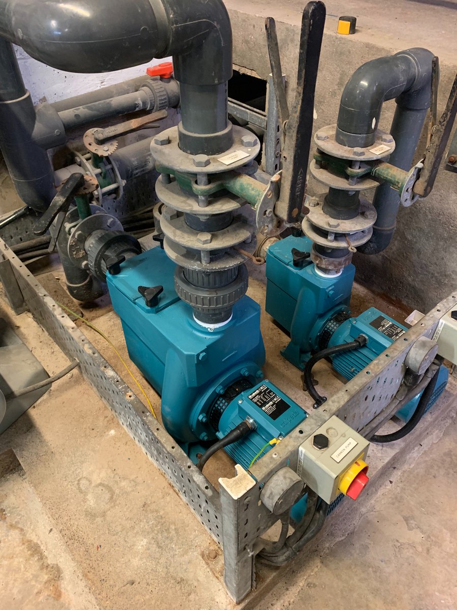 hightech_water's tweet photo. Today's before and after photos of a replacement main pool pump supplied by Xylem UK Water Solutions UK and two new Certikin Calpeda pumps for the water features on the splash pool. #circulationpumps #swimmingpool #teamhightech https://t.co/HOLO8U5xPy