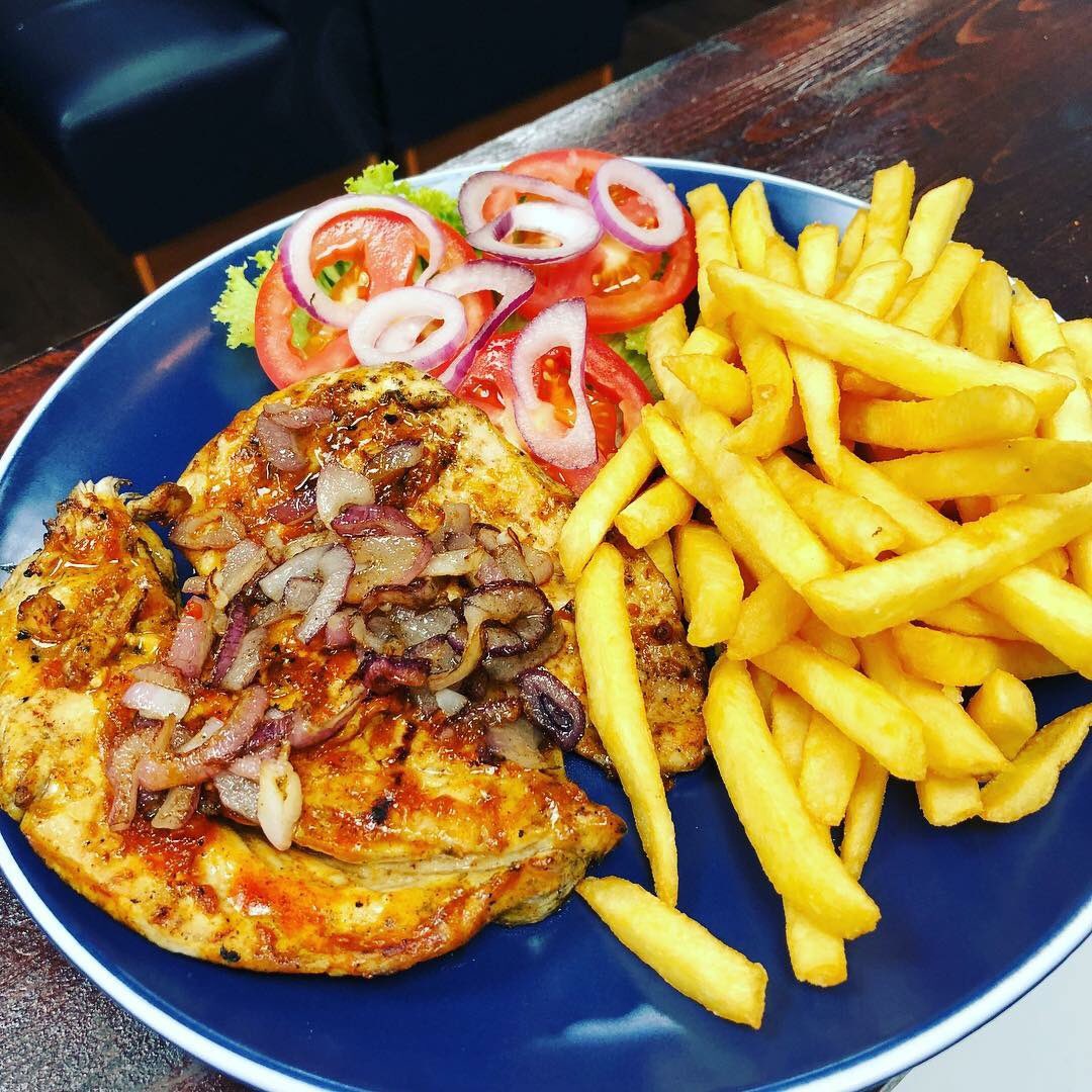 Chicken Steak. Perfection. #meatybuns #londonburgerlife #kilburn #harlesden #gourmet #steak #steaklife #halalfoodie #instafood #foodporn #london #halal