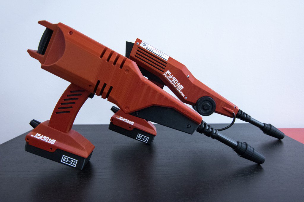 SplashtoonFR's tweet photo. Les armes Splatoon à taille réelle https://t.co/lDwxpMjiY7 https://t.co/l6FuiEeA9j