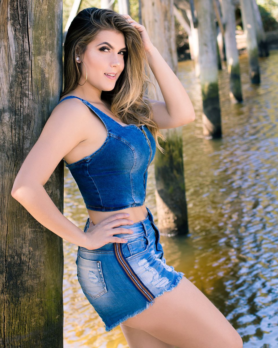 Nathalia Melo na praia do Sahi fotografa para a Sol Jeans
Entre em contato conosco para divulgar sua marca
estudio.moda