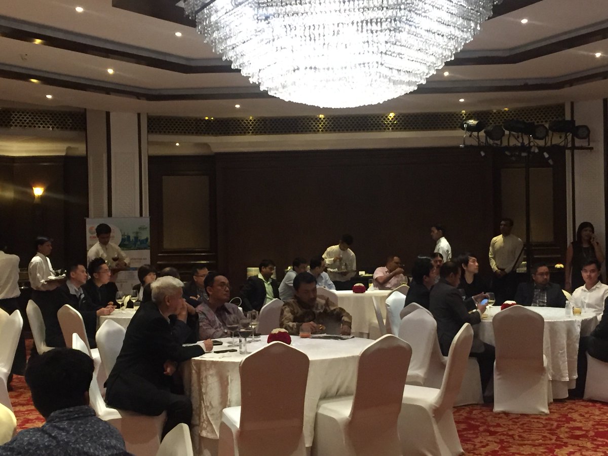 IndiaSmartGridF's tweet image. Glimpses of #DinnerReception for @ASEAN Delegates of ISGF #SmartGrid Foundation Course. Mr. @vishalkapoor91, Director, @MinOfPower &amp;amp; Mr. @rejipillai, President, ISGF awarding the Certificate to the ASEAN Delegates