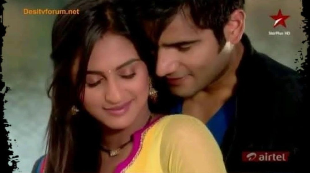kryanitemaheen's tweet image. Their back hugs were love 😭

#7YearsOfVirikaMagic
