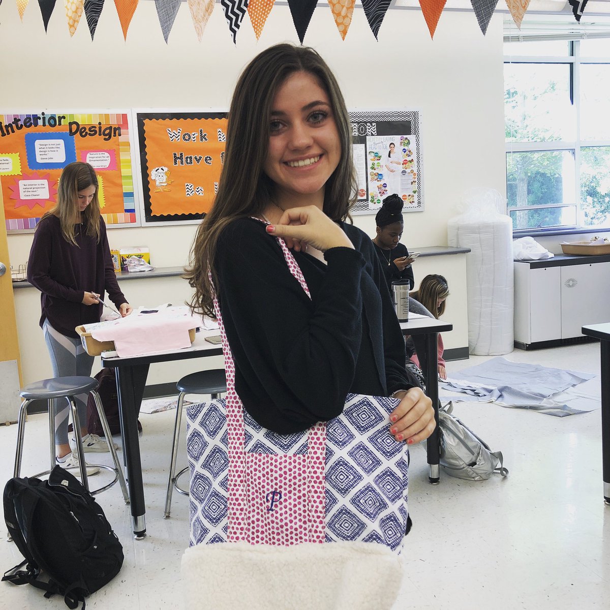 loritpeck's tweet photo. Look at this great tote bag from Fashion class @RHSTigersRoar https://t.co/DY0nNIERo3