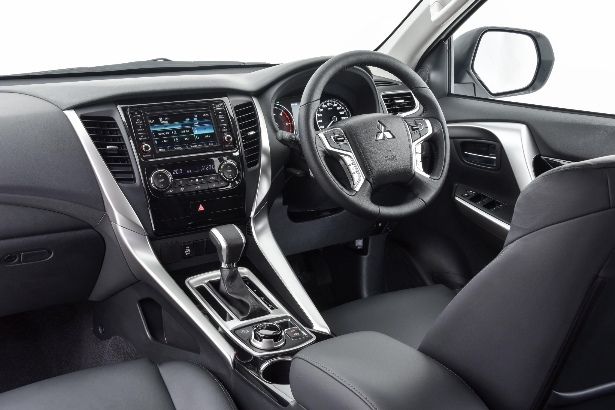 pajero sport isofix