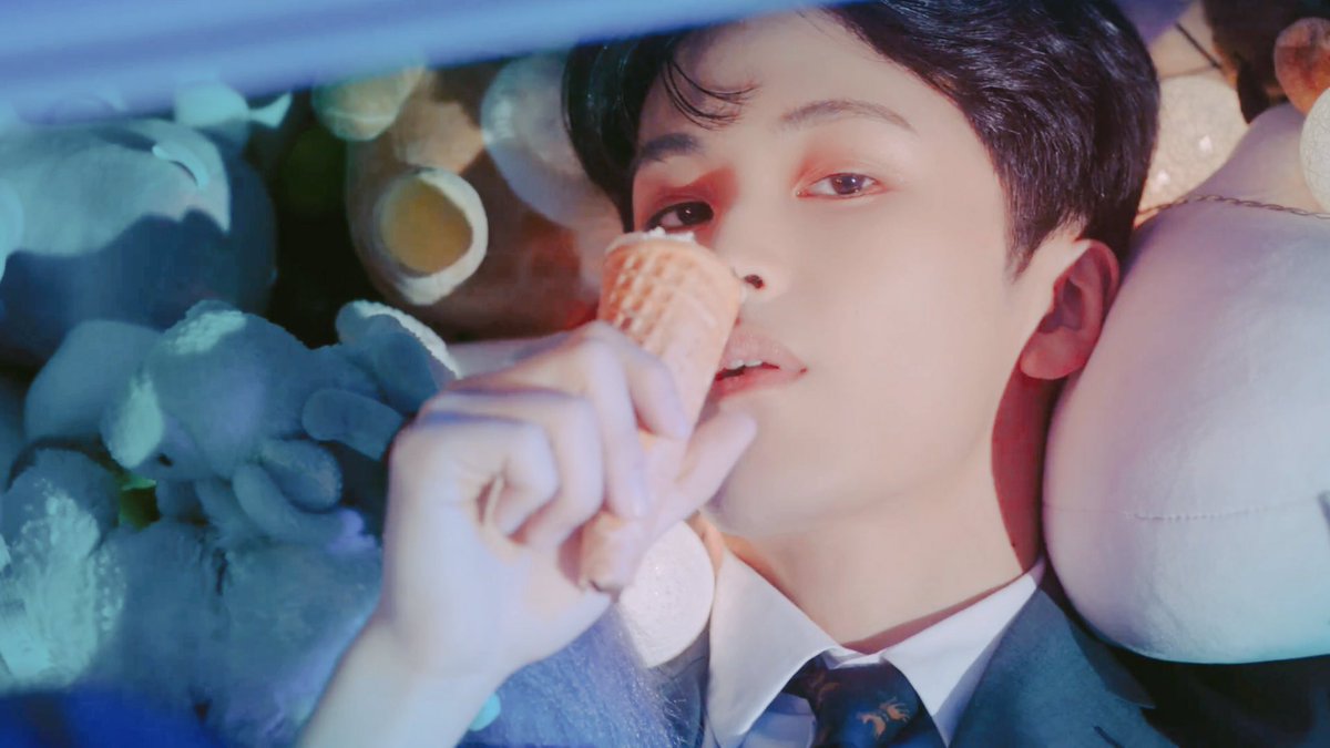 아이스크림은 역시 브라보콘....(지나가세요)