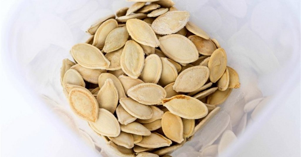 ProperMags's tweet photo. How To Bake Pumpkin Seeds https://t.co/vxI1pbl9KP https://t.co/sKqNGGFxFx