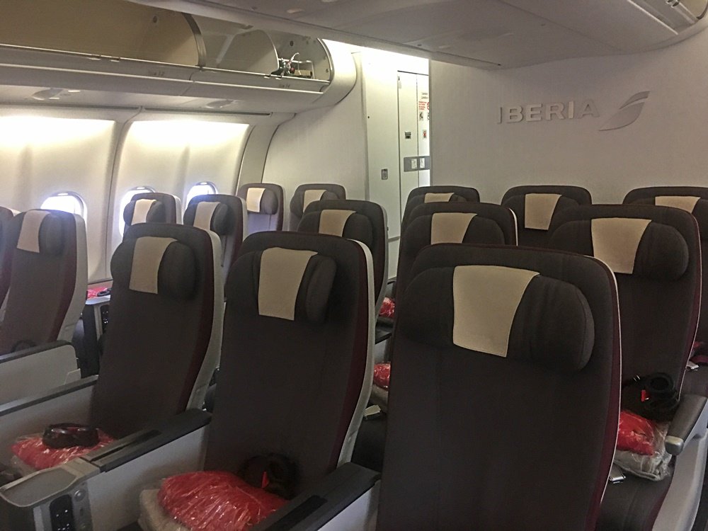 The Points Guy Iberia A340 600 In Premium Economy From Madrid To New York T Co S8eugaibtw