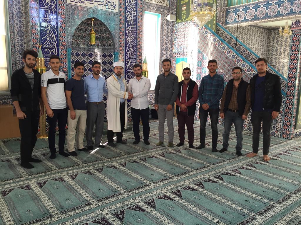 Camiler ve Din görevlileri haftasında Ahmedi Hani Yurdu öğrencileri Batıkent Camisini ve değerli hocalarını ziyaret edip sohbetlerinden istifade ettiler.