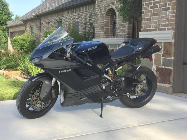 Toxik223's tweet photo. Wanted to wait for the right sunlight and clear weather for some decent pics but here she is. #2009 #ducati #1198 #corseedition #hyped #beast #waytoopowerfulforcommuting #alwayswearahelmet #stockexhaust #fornowlol https://t.co/2lmfu5JrID