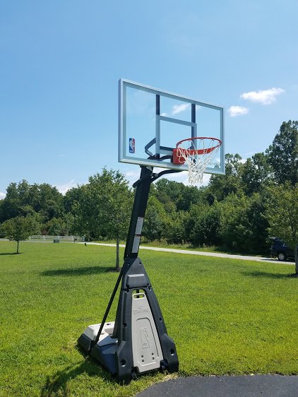 BBallsInstaller's tweet photo. #Portable Basketball Hoop Installed by #BasketballsInstallers
#portablebasketball #spalding #basketball #basketballhoop #hoop
https://t.co/nm14Fc7XJ1 https://t.co/2qzXPoO7r8