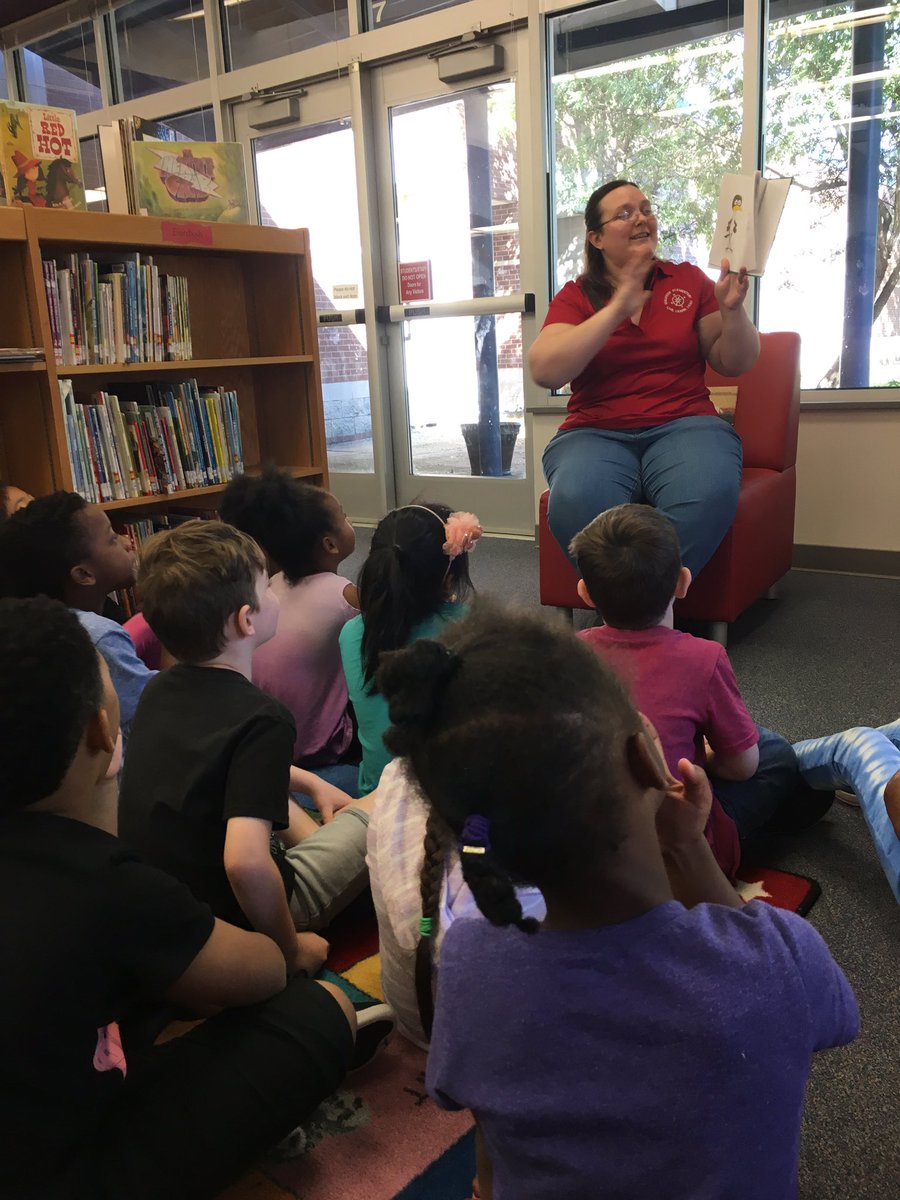 TWinningWilson's tweet photo. Surprise!  We got to enjoy a book with our wonderful librarian. #MalvernLivesKind #MalvernPRIDE #McKinneyLivesKind #MyMISD #CaptainREAD @TheSusanHefley https://t.co/S0TFidd5DT