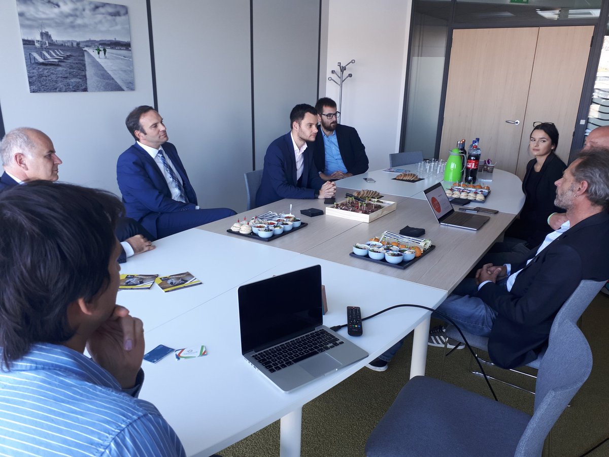 Rencontre ce matin entre <a href="/Event_Bots/">Event Bots</a> <a href="/carsat_ndie/">Carsat Normandie</a> et <a href="/familinkframe/">Familink</a> avec le député <a href="/damienadam76/">Damien ADAM</a> au <a href="/VillageCA_Rouen/">Le Village by CA Rouen Vallée de Seine</a> 
De bons échanges autour de le #SilverEco et du #bienvieillir