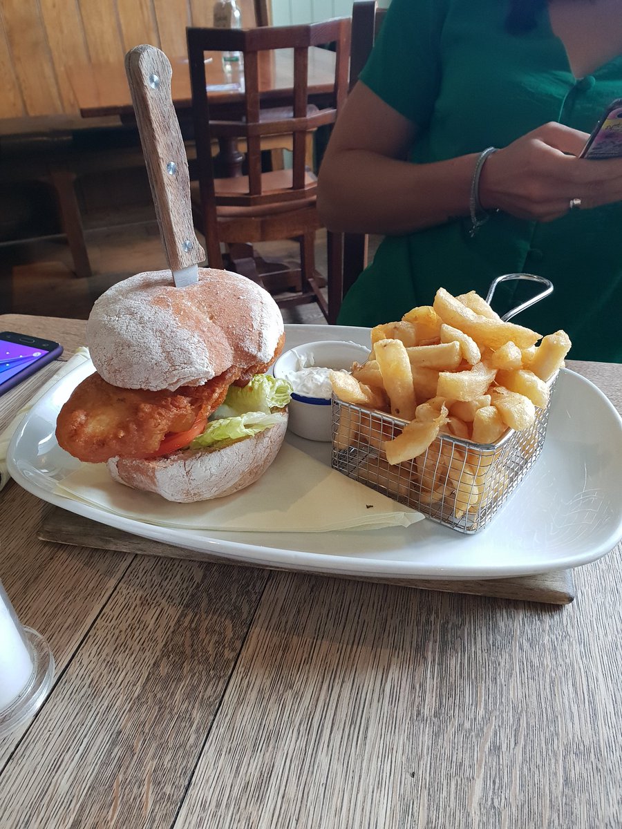 Melissa Lewis tweet media