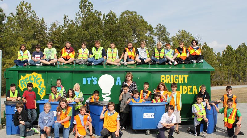Let's get ready to Recycle-Bowl! Want to ignite #recycling in your school? Register your local schools in the fun and free K-12 competition before Oct. 12! #BeRecycled bit.ly/2P6O9PF
