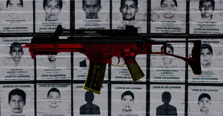 FundarMexico's tweet photo. Alemania está más preocupada por el tráfico de armas en México que nuestro propio gobierno. 
Desde mayo enjuicia a una fábrica cuyos fusiles fueron usados contra los 43 normalistas; aquí el ejército destruyó la evidencia https://t.co/eCDCxHm17t
(vía @Pajaropolitico) https://t.co/4CfIcexWIq