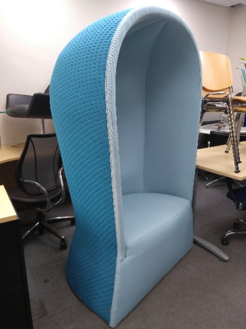 AlliedFurnit's tweet photo. Oh I do like to be beside the seaside.....Acoustic booth #breakout #chair by #Ahrend Kaigan avbl https://t.co/Xe21ncHquV #B2B #B2C #UKWeekendHour https://t.co/GgYyeVoBiK