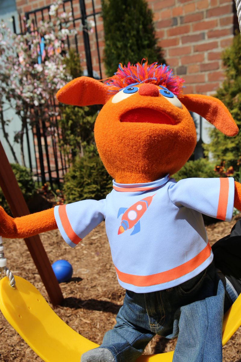 funwithopie's tweet photo. Swinging into the weekend! 

#HiOpie #marblemedia https://t.co/Q7XudnOKB1